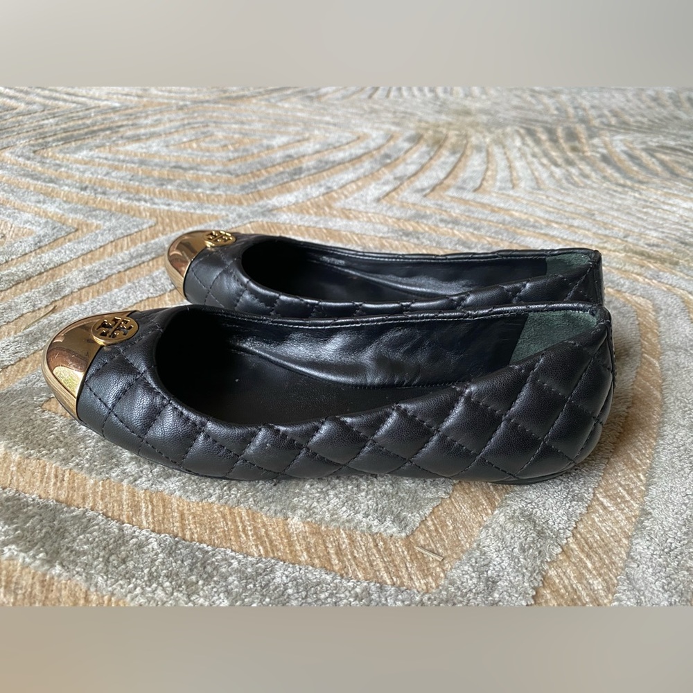 Preloved Tory Burch Kaitlyn black quilted good cap toe ballet flats size 5 - Picture 9 of 16
